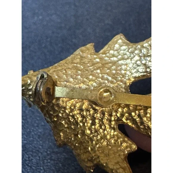 Vintage Gold Toned Leaf with Pearl Pin Brooch Heavy - Picture 6 of 6
